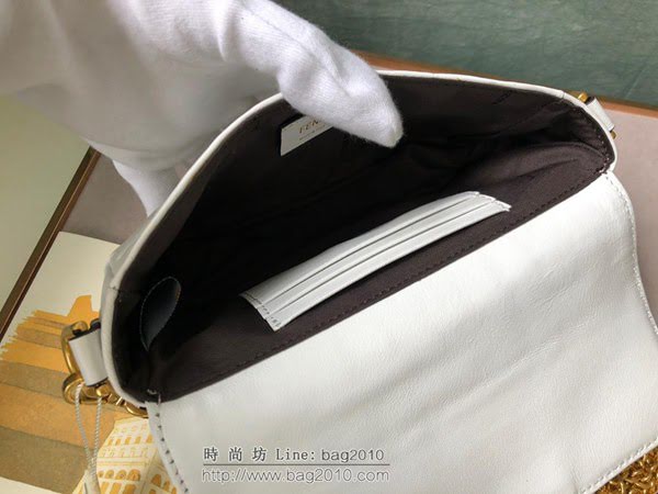 FENDI女包 頂級原單 Baguette迷你手袋 白色 全幅FF圖案 芬迪女鏈條斜挎包 可手提  fdz2061